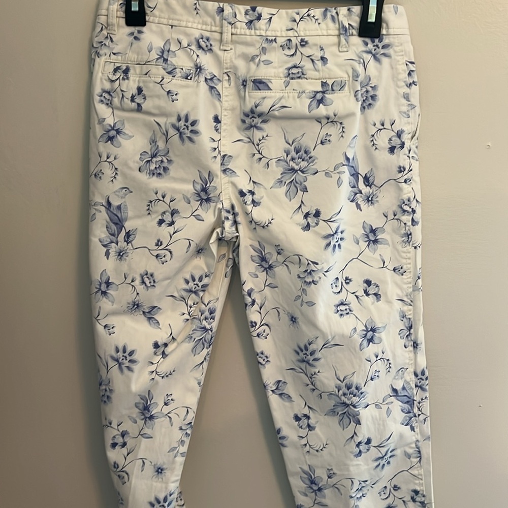 Coastal Grandma Style Floral Print Chino Pants in White and Blue - Picture 6 of 6